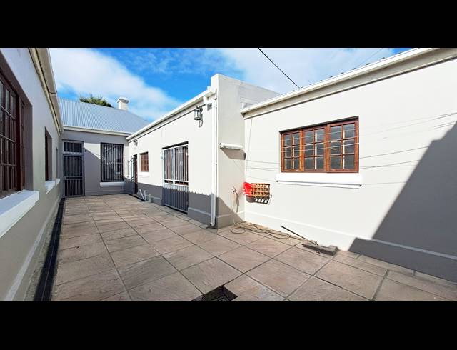 6 bed property to rent in OBSERVATORY